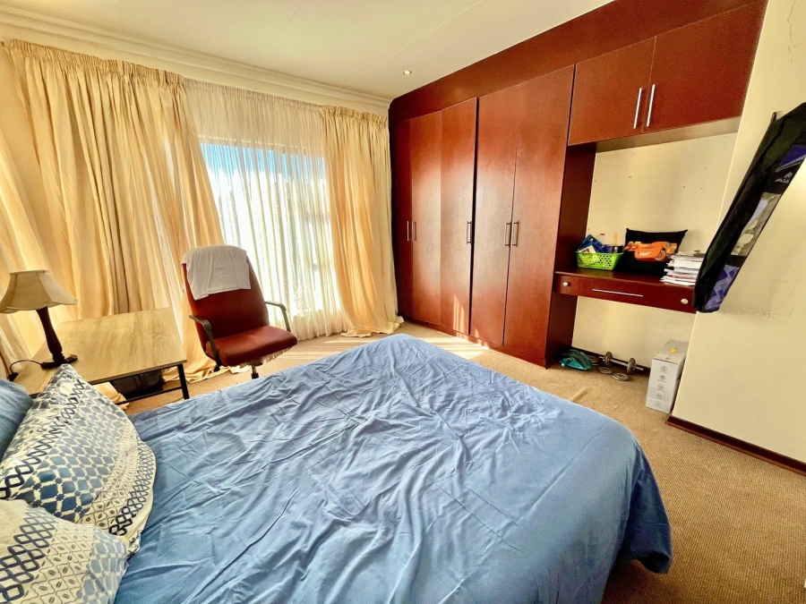 4 Bedroom Property for Sale in Safari Gardens North West